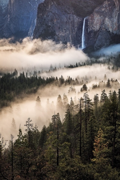 sublim-ature:  Bridal Veil Falls, CaliforniaJared Warren