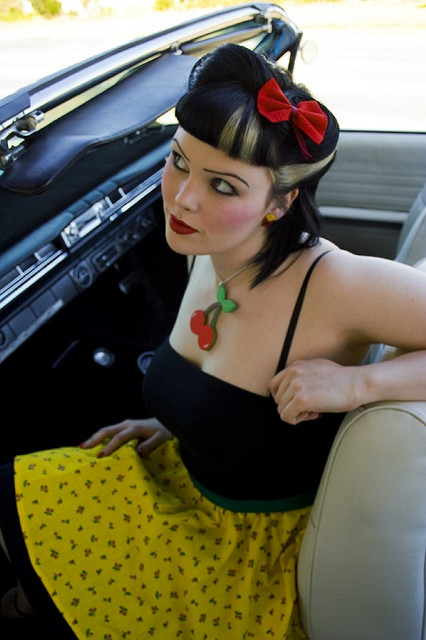 girls-n-cars:  > > girls-n-cars < < 
