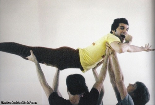 heaven4everyone: Freddie Mercury Rehearsing With the Royal Ballet in 1979.  