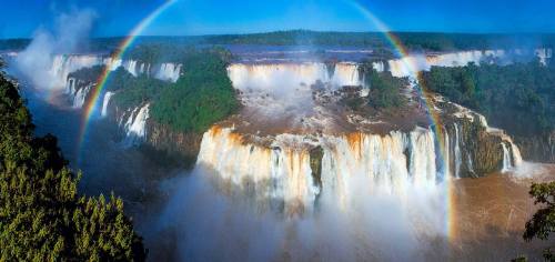 earthstory: Iguazu Falls/Iguaçu Falls The photograph says it all. Iguazu falls, one of the most beau