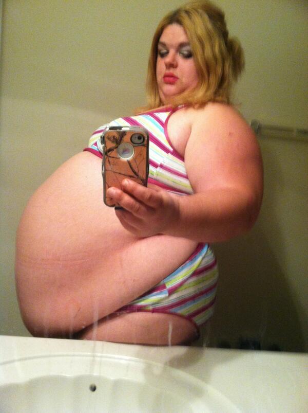 best-of-bbw:  dustine1229:  Who is this ?!?!  WHO IS THIS!?! :O 
