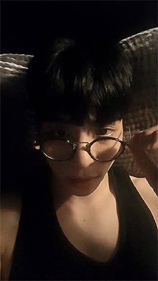 blingjonghyun:  please please wear glasses