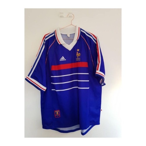 First player you think of when you see the France 98 shirt? 🇫🇷 🏆
https://www.instagram.com/p/BrR8HiYljRP/?utm_source=ig_tumblr_share&igshid=rwlz8b00ubs1