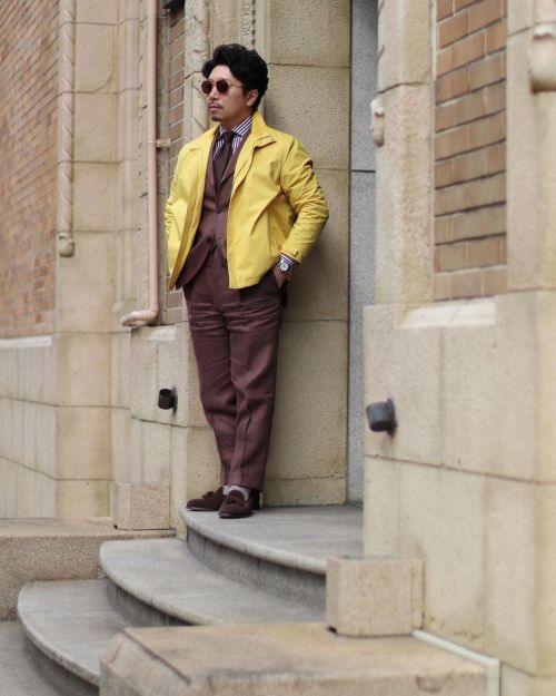 Styling in yellow and brown…” ————————————— #loropiana #ロロピアーナ #thombrowne #thombrownesunglasses #トム