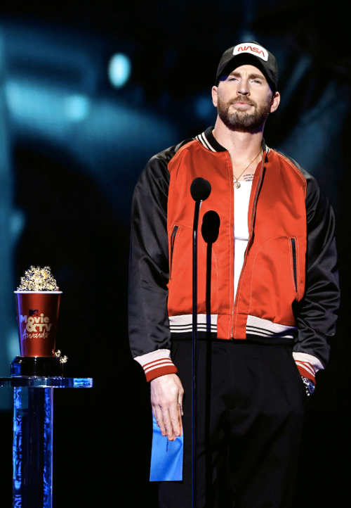 dailychrisevans: CHRIS EVANSMTV Movie and TV Awards 2022June 5, 2022