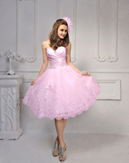 sissydonna: sissydonna: lacyvanilla:  sissymelissa03:  Every dress looks better in PINK :)  She&rsqu