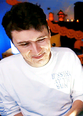 danrawrs:how can he be so cute??