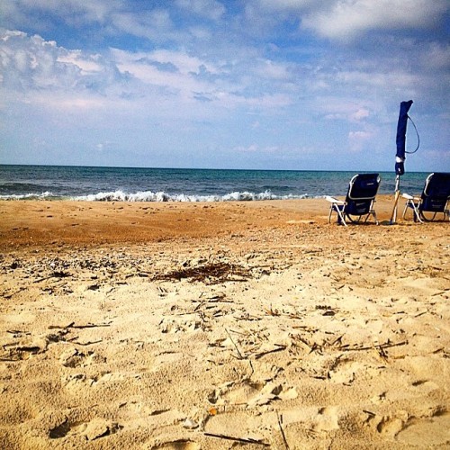 The last day at the beach so it’s time to relax and enjoy the day! #Beach #SaltLife #OBX #Soak