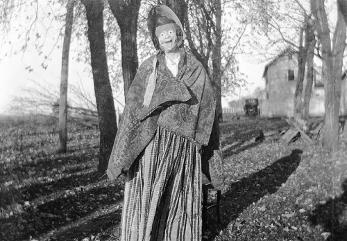 Early 1900s Halloween costume | Past blog!