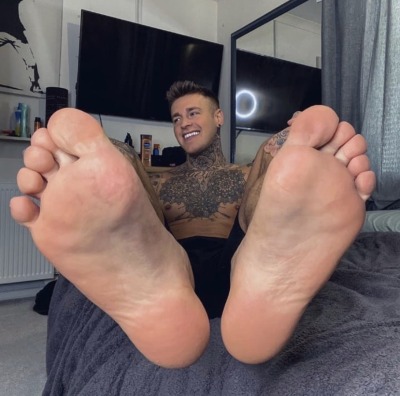 feetman80-deactivated20220409: porn pictures
