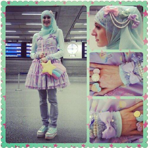 a-night-in-wonderland:Muslim Lolita Fashion