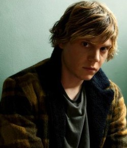 i like evan peters.