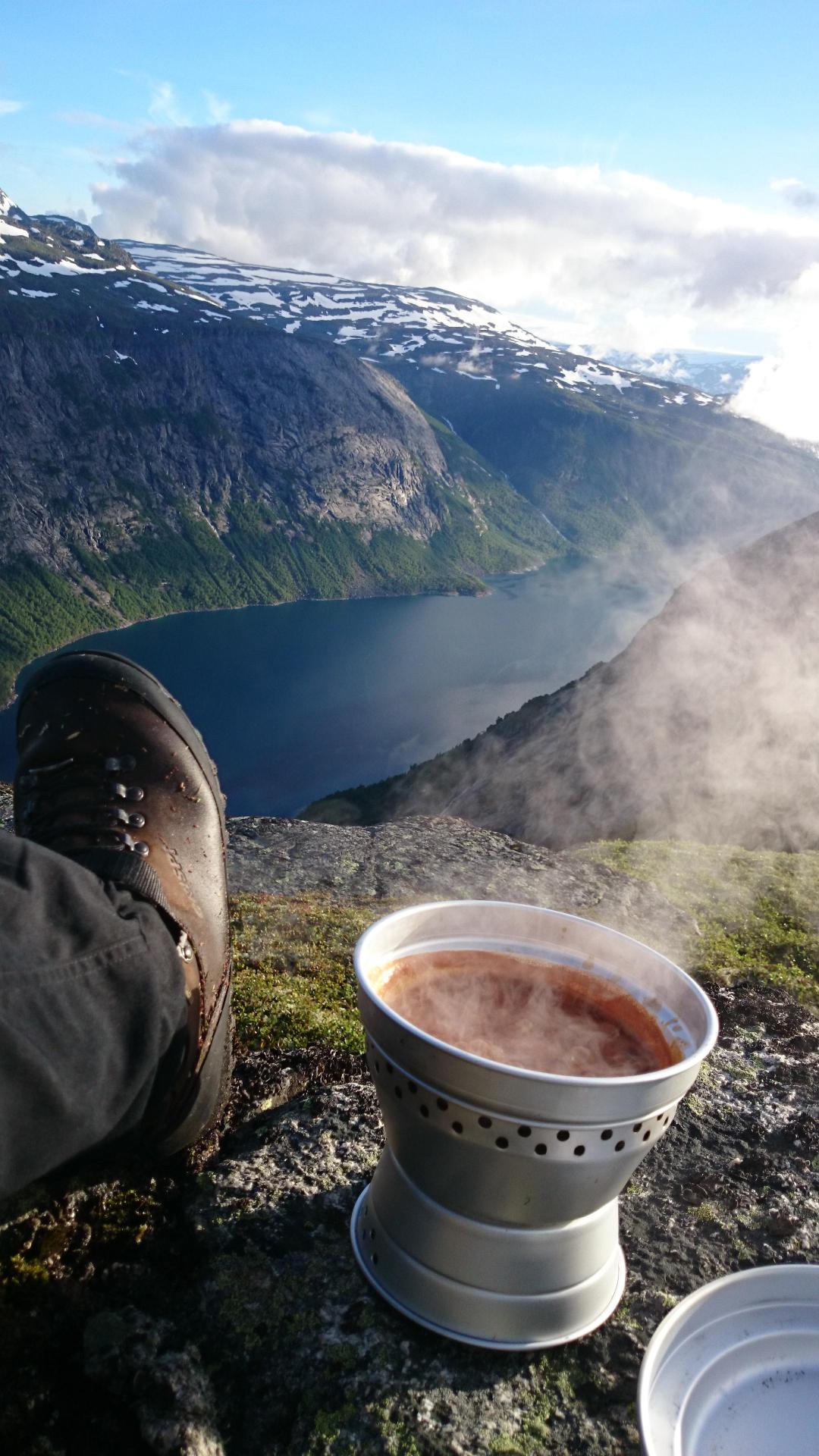 earthporn-org:Cooking supper by Trolltunga, Norway.