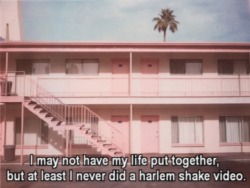 pe-a-ce-out:  heartsofangels:  ahahhahahah  i love how relevant the pretty pink building is 