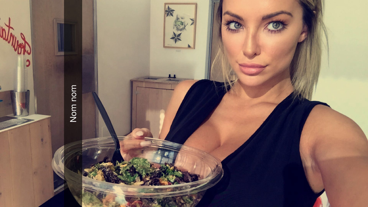 lindsey-pelas:    Lindsey Pelas