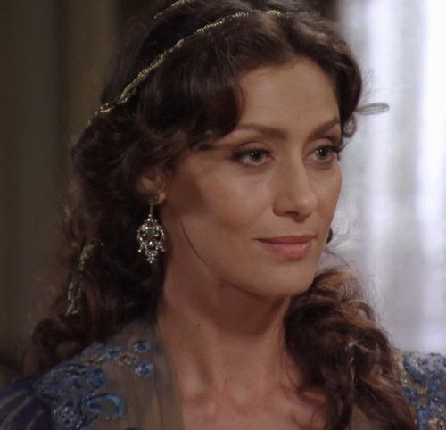 crocordile:(Maria Fernanda Cândido as) Silmariën. Lady of Andúnië and eldest child of Tar-Elendil, f