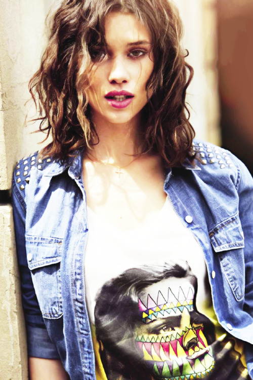 Frisbey astrid sexy berges Angels of