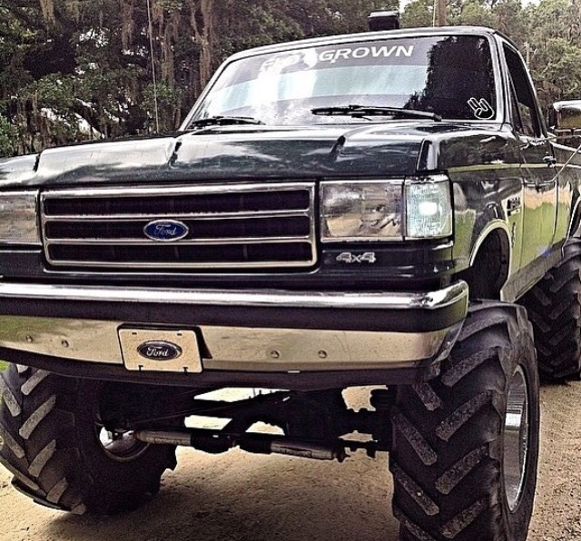 kissing-in-lifted-trucksxx:  dieselsins:  dearr lorrdddd🙌😍😩  Holy hell 😍😍😍