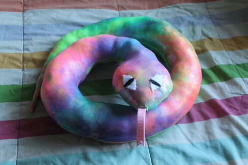 The person I got for a Secret Santa I’m doing also loves snakes so guess who I made a giant iridesce