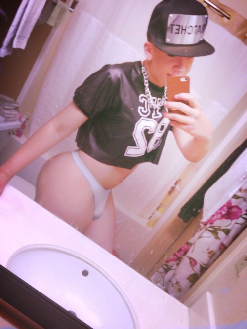 tubebex:  Give me your kik  Lord Jesús lol 👍👍👍🍰🍰🍰