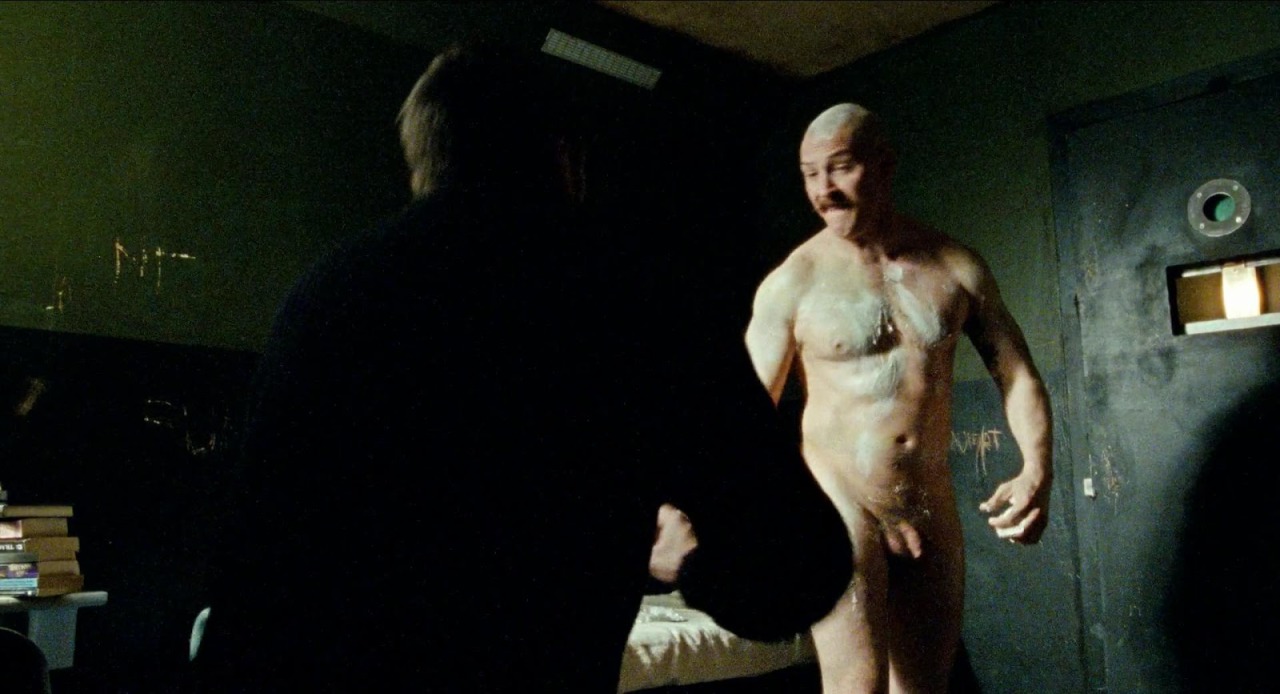 pintosframes:  Tom Hardy, Bronson (Nicolas Winding Refn, 2008)