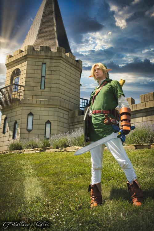 goatofgehenna: Wanted to share a friend of mine who cosplays Adult Link from Ocarina of Time – Hero_