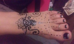 playing with henna
