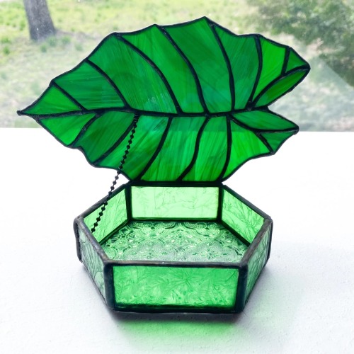 sosuperawesome: Monstera Boxes // Yurika Glass on Etsy