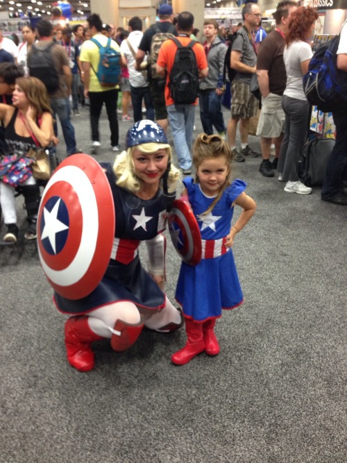 kellysue the girls in the Marvel booths kids costume contest and meeting more fun characters! Con Da