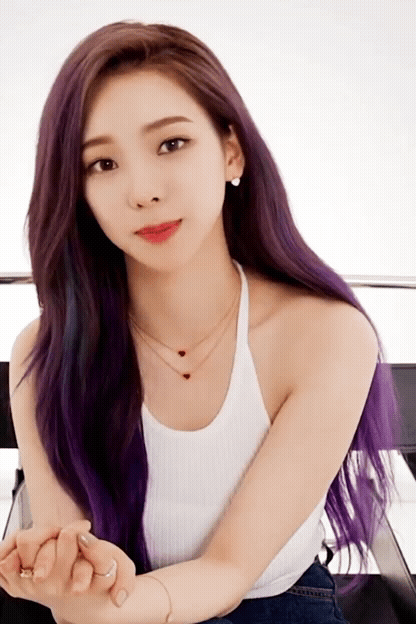 She's So Beautiful // MY HAPPY HEARTS : Aespa Chopard