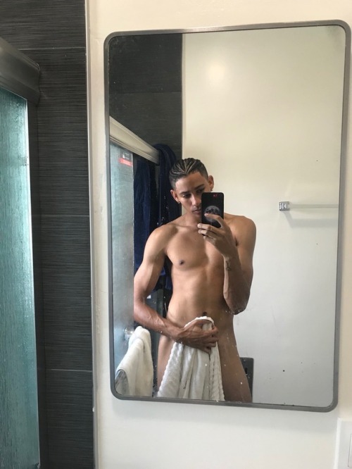 dailykeiynanlonsdale:keiynanlonsdale: I think our innocence deserves a break sometimes