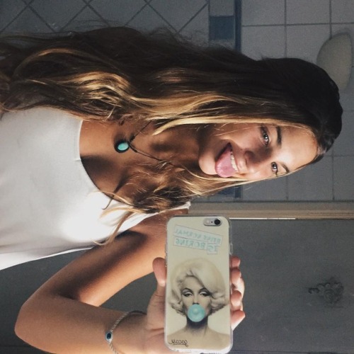 http://streetgrl.tumblr.com/post/158206731772