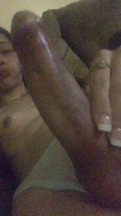 deliciouslyfoxy: who wants a video?  Mmm, as long as it&rsquo;s you