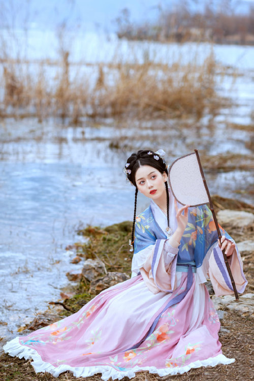 hanfugallery:chinese hanfu by 花朝记