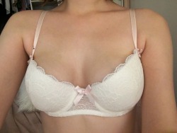 fairy-dirt:  ✨this bra is so cute ahhh✨-please don’t delete my caption or you will be blocked-