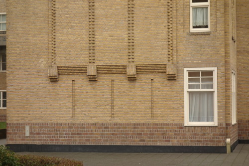 brickornament:Justus van Effencomplex, Rotterdam (1922) architect: Michiel Brinkman