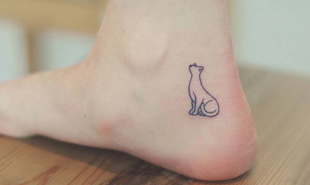 awesome-picz:  Minimalistic Cat Tattoos For Cat Lovers 