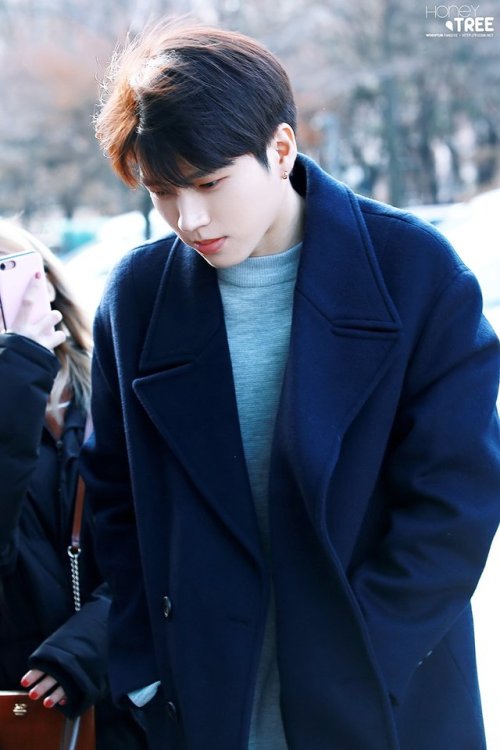 woohyunbiased:180109 Going to Choi Hwajung Power Time Radio © Honey Tree Do not edit, crop, or remove the watermark.