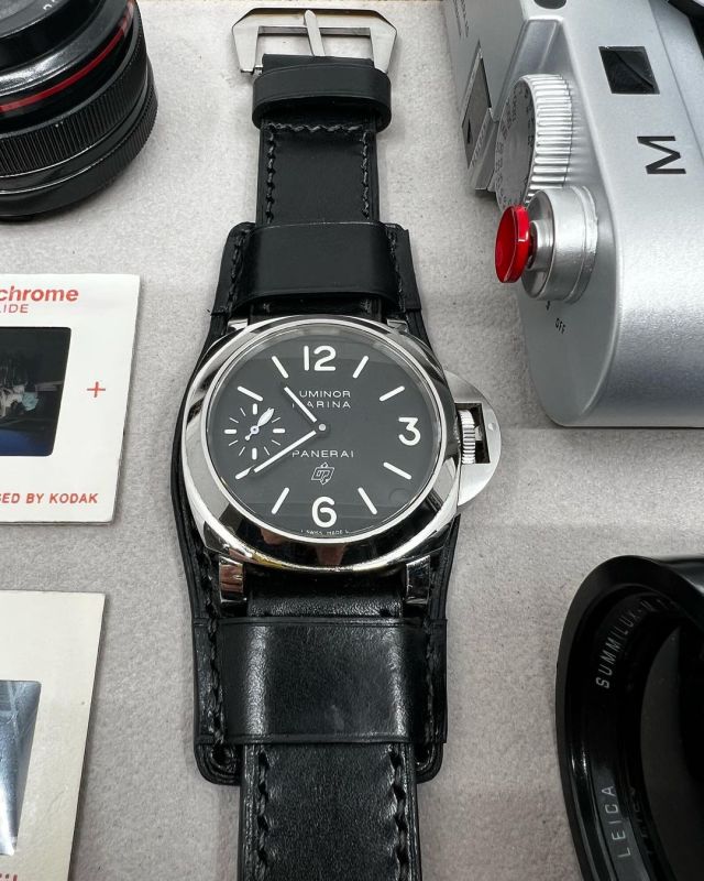 Having an another customer looking for leather bund straps. The black full bund strap match with this Panerai perfectly. . . . #leatherwatchstrap #leatherwatchband #watchstrap #watchband #black #gift #giftsforhim #giftsforfriends #giftideas #etsygifts #leather #handcrafted #leathercraft #handmade #watch #watchoftheday #watchcollector #watchaddict #watchesofinstagram #watchlover #thewatchshot #watchphotography #wristwatch #手作 #皮革 #職人 #錶帶  #wristwatchcheck  (at Hong Kong) https://www.instagram.com/p/CdwkPWJpf7J/?igshid=NGJjMDIxMWI= #leatherwatchstrap#leatherwatchband#watchstrap#watchband#black#gift#giftsforhim#giftsforfriends#giftideas#etsygifts#leather#handcrafted#leathercraft#handmade#watch#watchoftheday#watchcollector#watchaddict#watchesofinstagram#watchlover#thewatchshot#watchphotography#wristwatch#手作#皮革#職人#錶帶#wristwatchcheck