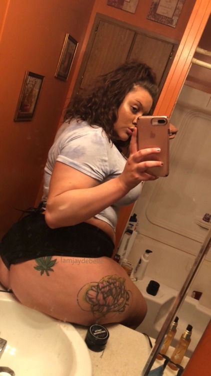iamjaydebelle:Reblog and I’ll send you a titty picture