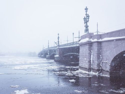 krasna–devica:Saint-Petersburg during snowfall