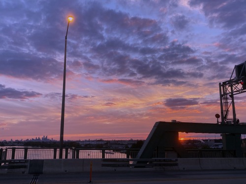 Sunsets Remind Me Of A Romantic Scene Where You Are Kissing Your Love For The Last Time Before You Part