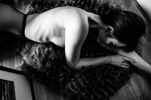 nicelyinbw:  exlusive set “Russian Mind” for Insomnia Magazine with Evita (Rome, april 2