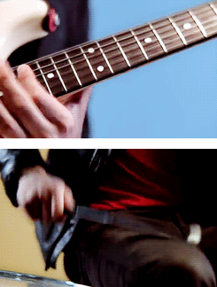 korninatoharuichi:  Reptilia + hands 