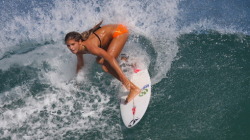 surfing-girls:  Surf GirlSurfing Girls Twitter