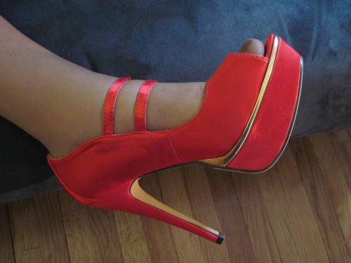 luckyucylinda: my CFM  heels 