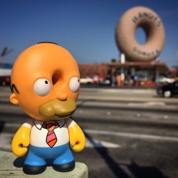 farfromhomer:  Donuts. Is there anything they can’t do? #ForbiddenDonut #mmmdonuts #RandysDonuts #TheSimpsons #FarFromHomer 