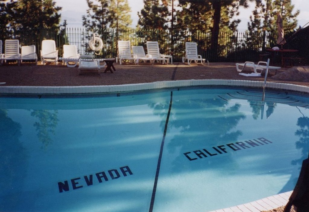 1960's Cal Neva Lodge Hotel Casino Lake Tahoe Pool Postcard Vintage Sinatra Era 