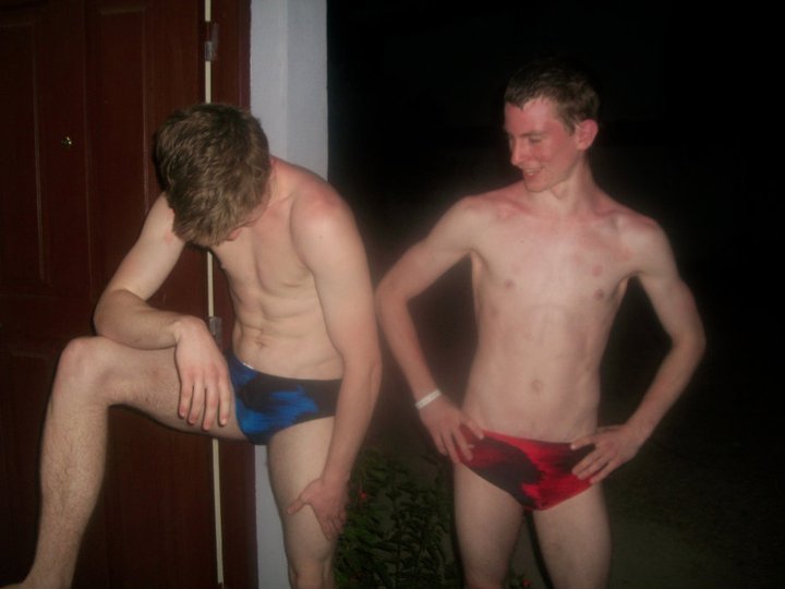 rubbertopboys:  Love this photo two guyâ€™s having Speedo fun!