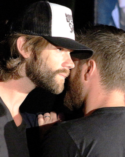 sam-and-dean-forever:  J2 || Phoenix Con